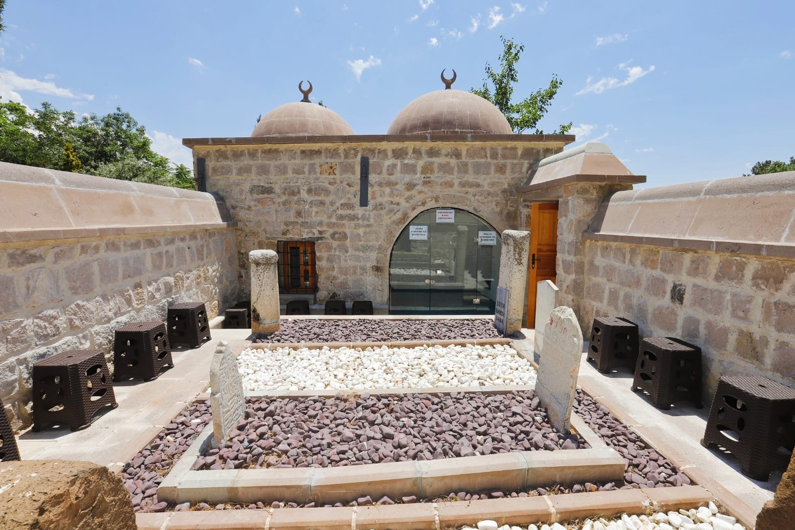 AKSARAY BELEDİYESİ RESTORE ETTİĞİ TARİHİ YAPILARIN BAKIMINI İHMAL ETMİYOR